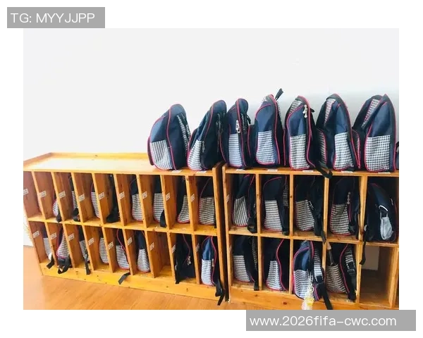 足球书包图片背景虚化效果的创意设计与应用探讨 足球书包图片背景虚化效果的创意设计与应用探讨